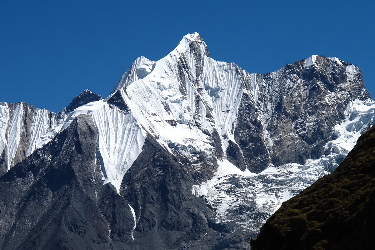 Snow peaks above the Annapurna Sanctuary